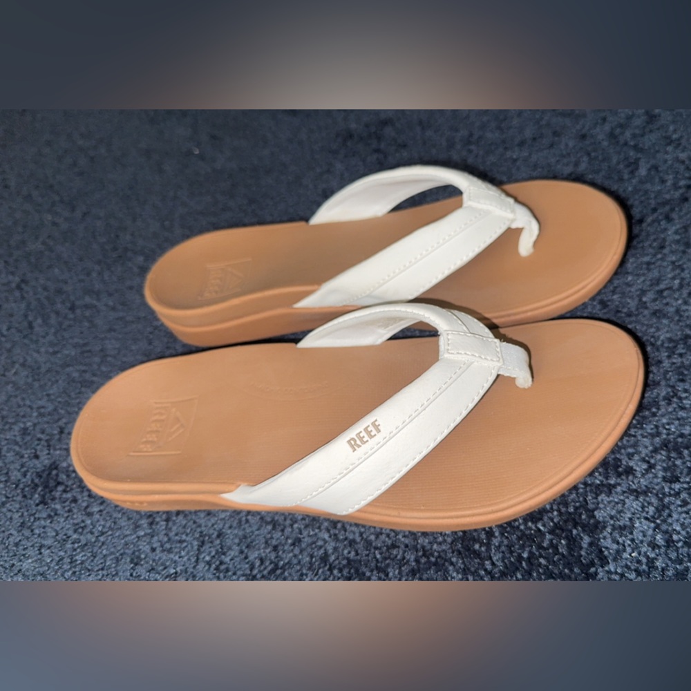 Reef White and Tan Women's Sandals